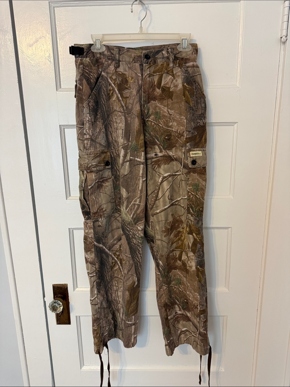 Realtree Men's Camouflage Cargo Pants in Brown/Green